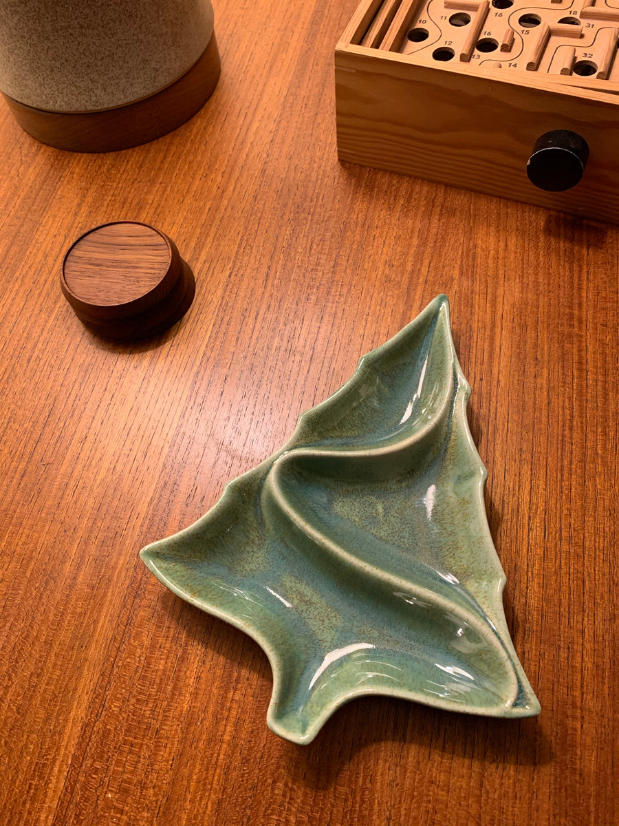 christmas-candy-dish-mcm-vintage-style-fern-street-pottery